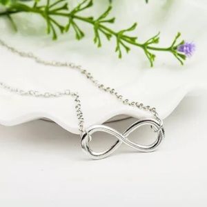 🎉 New Silver Plated Infinity Chain Necklace